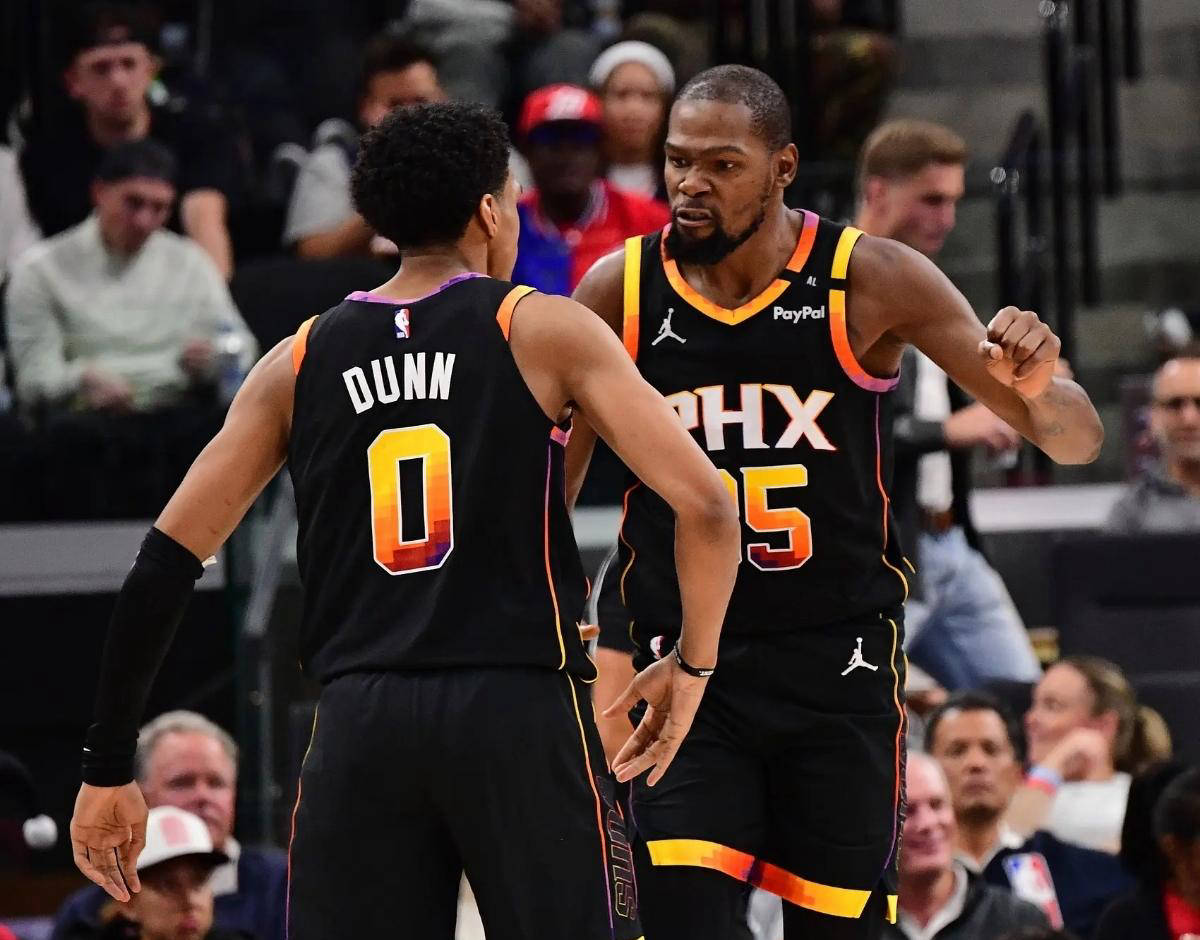 米切尔陷入低谷，国王连败，球队未来可期球队命运悬念！