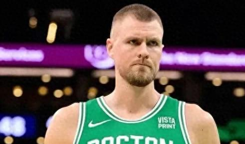 黄蜂复出首战，爆发新星状态火爆，波尔津吉斯成为焦点！